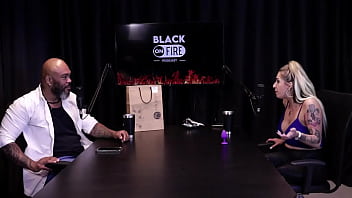 As meninas querem ser puta por achar bonita ser do job não tem obrigação de mamar pra ficar de pau duro se broxar e a injeção no pênis julia fontanelli watch sheer red