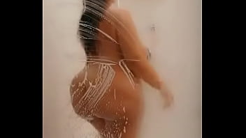 Bbw gostosa tomando banho