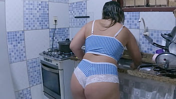 Peguei essa rabuda cozinhando