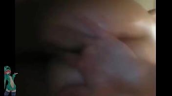 Ex novia se masturba por el culo en la ducha