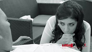 Hot summer days make young miranda miller wanna get dp’ed by two fat dicks gp151