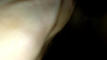 จับขาถ่างออกให้เห็นหีแล้วเอาควยยัดแตด