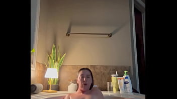 Riley’s first solo bath play