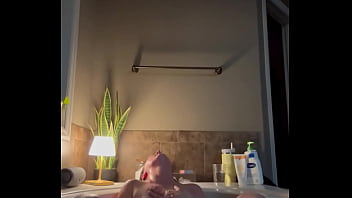 Riley’s first solo bath play