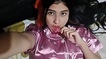 Caliente latina chica despertando solo coño masturbación casero real