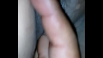 Minha esposa vadia e b toda melada levando dedada