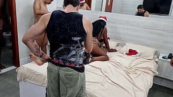 Bastidores da suruba de natal com india juju e malevola black com muito sexo anal na pele Bastidores da suruba de natal com india juju e malevola black com muito sexo anal na pele