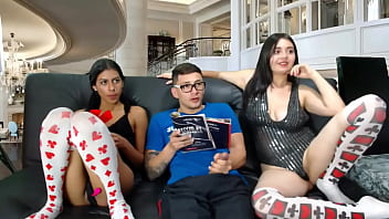 Stepdaughter lick pussy of stepmommy