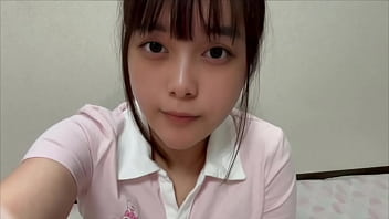 テニスの部活終わりに家で汗臭いまま親に内緒で買った電マでオナニーしまくる女子大生。