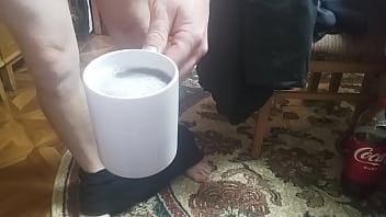 Imi Place Sa Ma Masturbez Si Sa Imi Beau Sperma Si Pisatul thumbnail