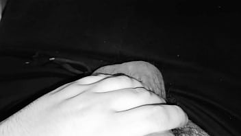 Je me suis masturber allongé dans mon lit