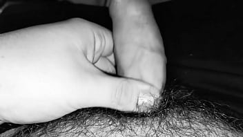 Je me suis masturber allongé dans mon lit