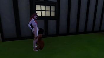 Excitada tina peeping pede chupada da amiga no jardim