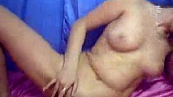 Cam girl twerking huge ass