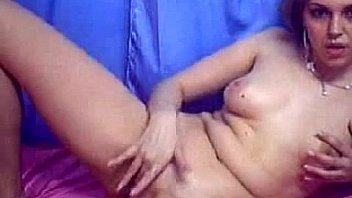 Cam girl twerking huge ass