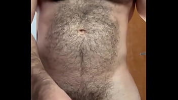 Ursão Jorrando Leitinho E Querendo Cu thumbnail