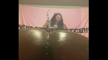 I want someone eating my ass right now I want someone eating my ass right now