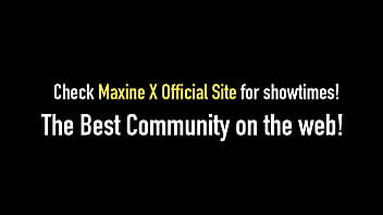 Maxine puts a fast vibrator when puerto rock screws her pussy