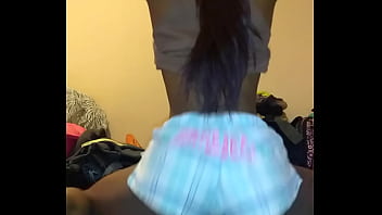 Sunshine shaking ass