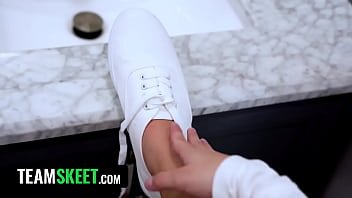 Who knew a doll could lick a pussy like that