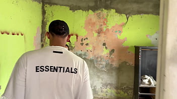 Pareja de desconocidos se conocen por primera vez y tienen relaciones al aire libre