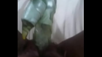 Se mete el consolador