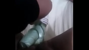 Se mete el consolador