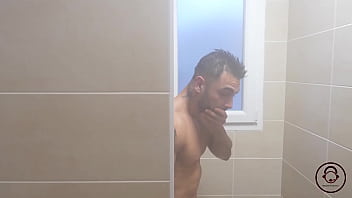 Charline the seductress gives in to her surfer neighbor