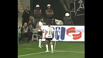 Yuri bota pra mamar gostoso