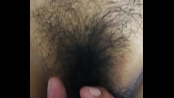 Georgi metiéndose dedo