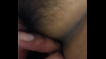 Georgi metiéndose dedo