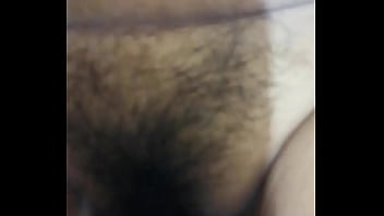 Georgi metiéndose dedo