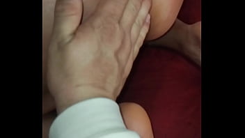 Le gusta que la nalgueen y ser tratada como puta