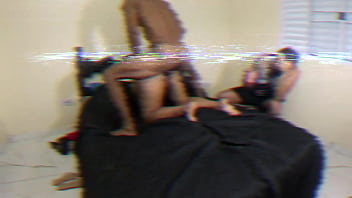 Fudendo com o negão pauzudo da praia com o maridão filmando