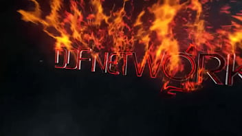 Lascivious looks a cock sucking hottie at the swimming pool