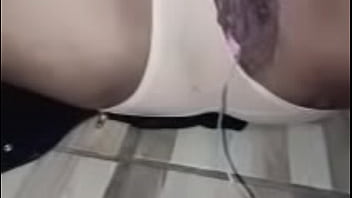 แตกในใส่รูหีเธอ