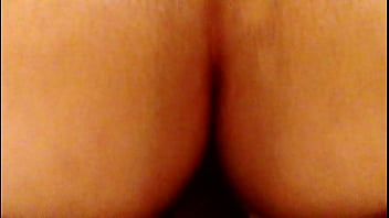 Gostosa dando de quatro parte 1