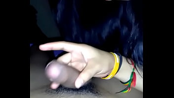 Jugando con su vicio xd