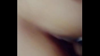 Les muestro el coño de mi mujer