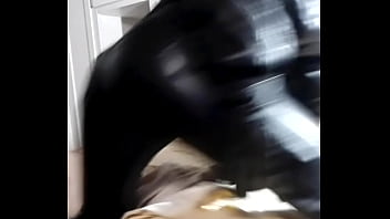 Heiß Mit Leder Outfit thumbnail