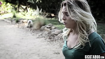 Hot babes sucks big hard penis