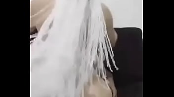 Abrindo o cuzinho para recber 30 centímetros de pau sera que me cuzinho aguenta