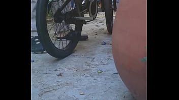 Motorized chainsaw bike