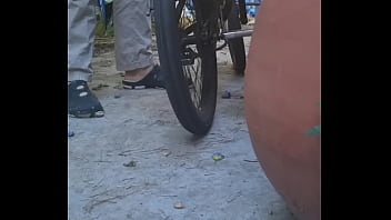 Motorized chainsaw bike Motorized chainsaw bike