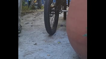 Motorized chainsaw bike