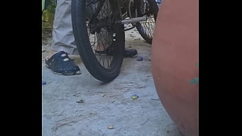 Motorized chainsaw bike