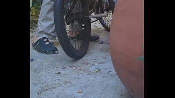 Motorized chainsaw bike