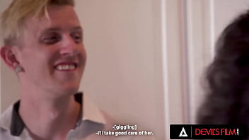 Stunning girl gets her sugar pussy pounded