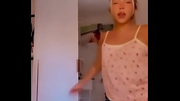 Dança Gostosa Novinha thumbnail