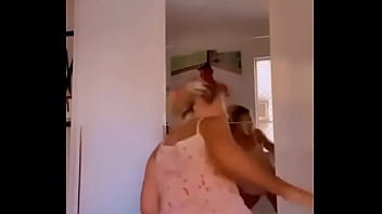 Dança gostosa novinha